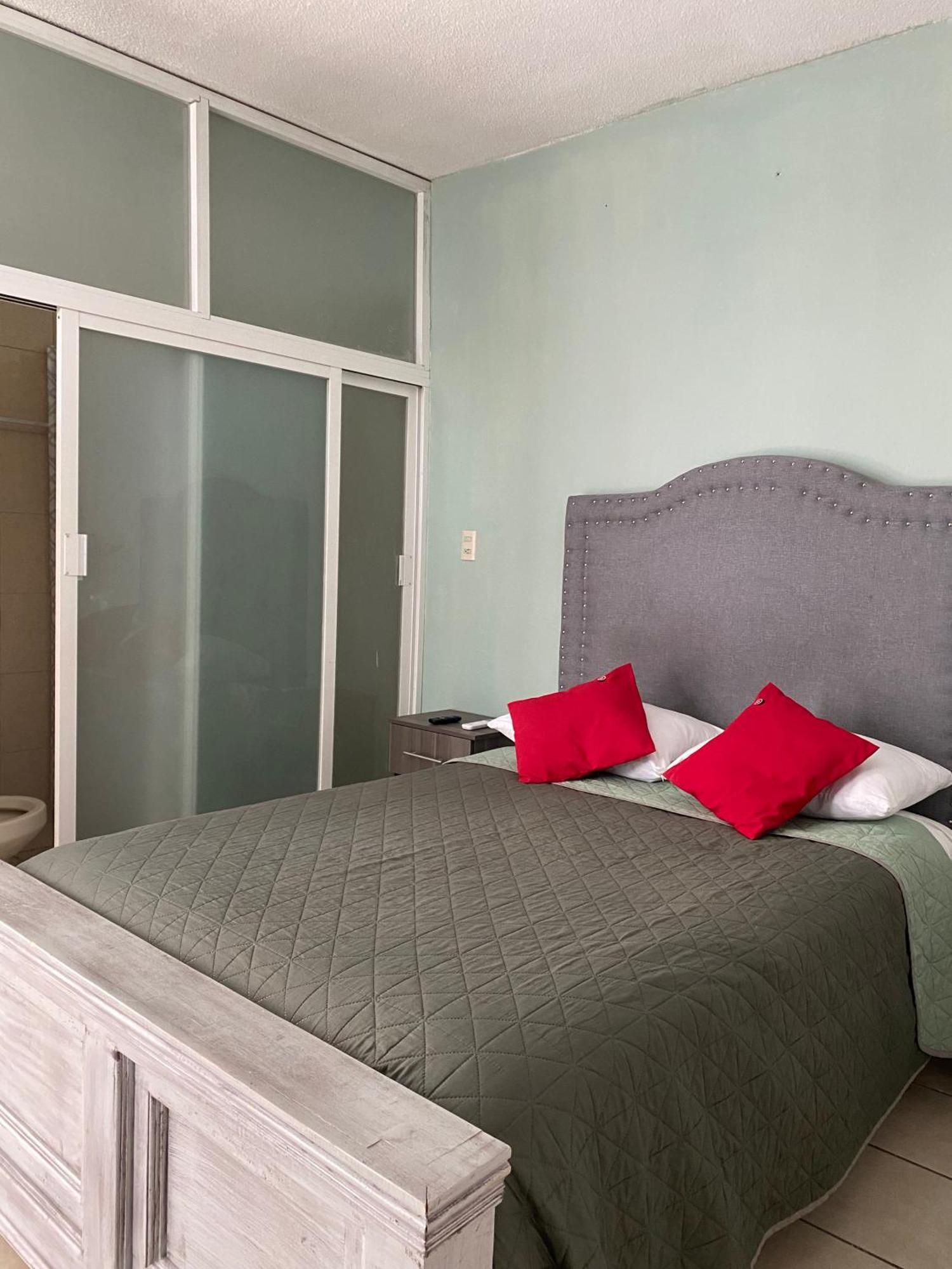 Апарт отель 10 Venator House Boutique Леон Экстерьер фото